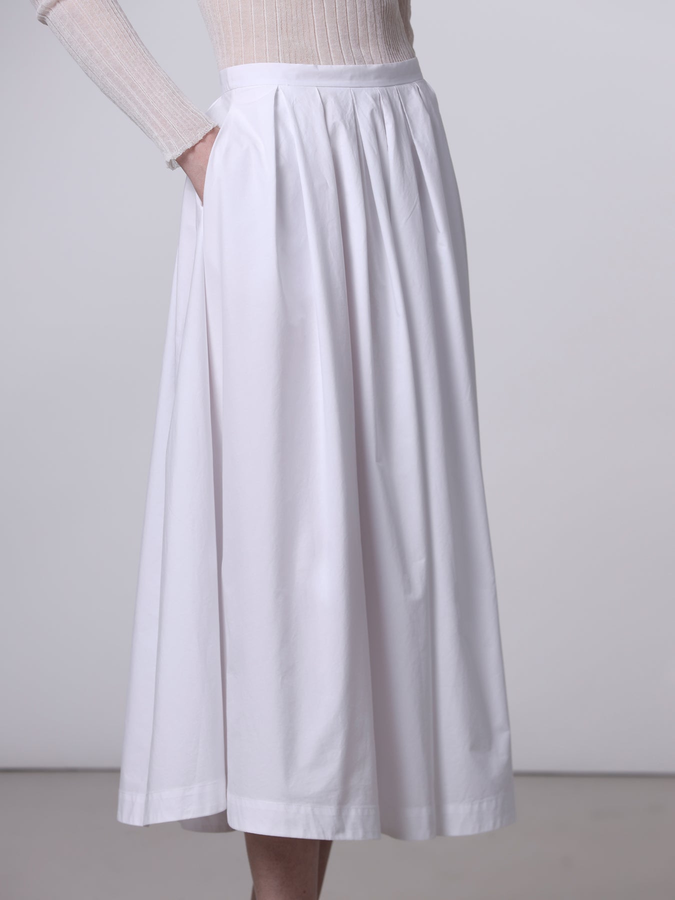Wide pleated skirt