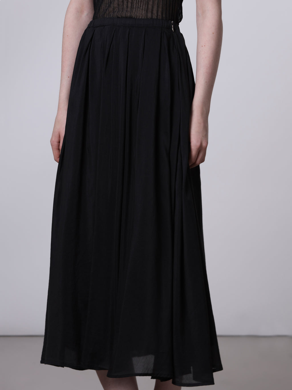 Wide pleated skirt