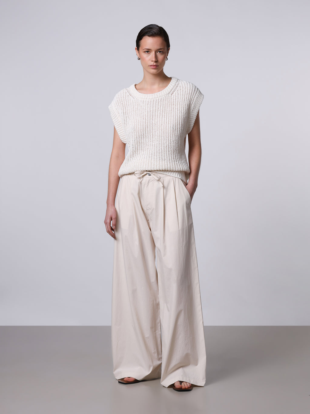 Wide-Leg trousers with pinces