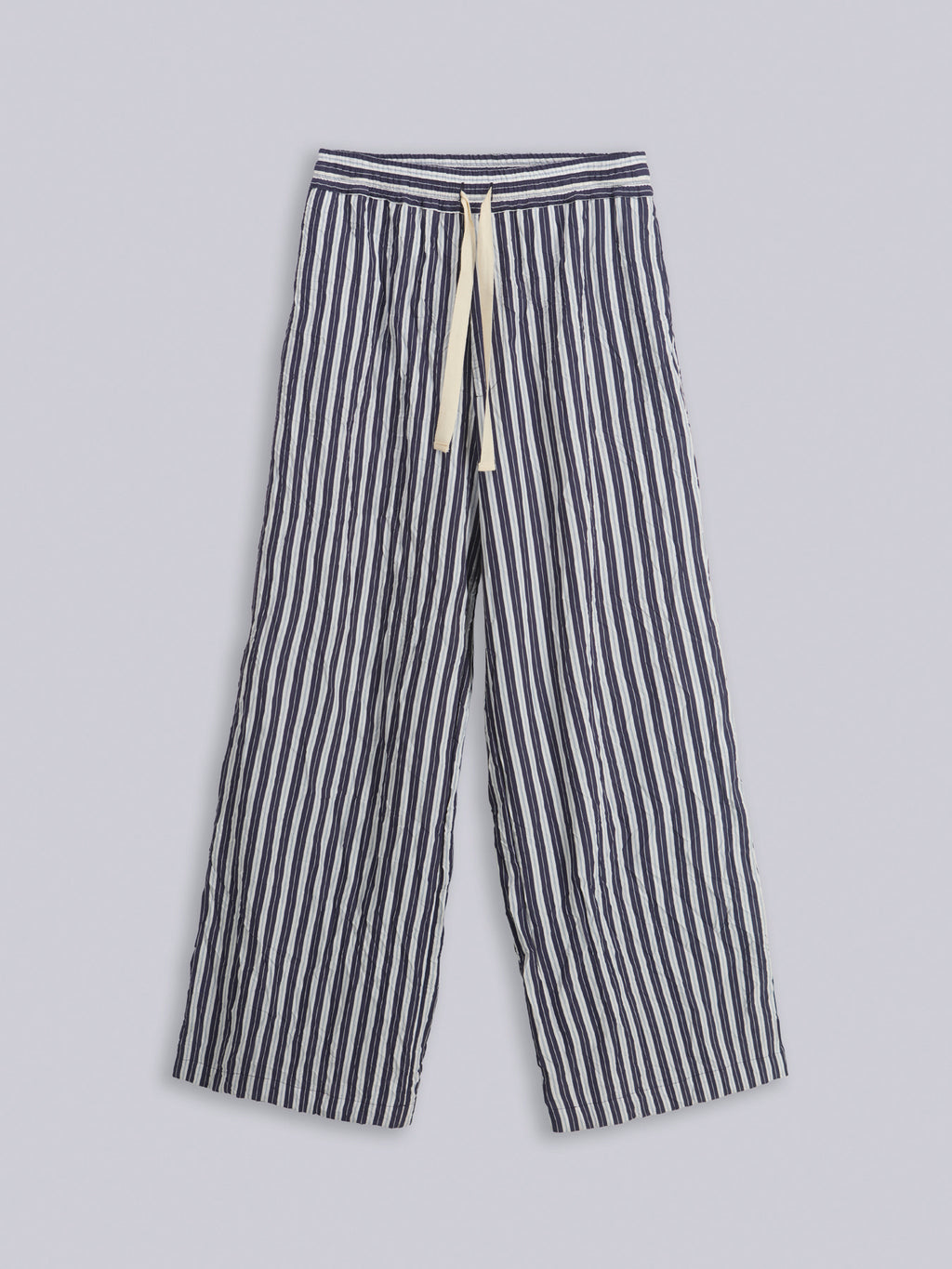 Oversized crinkled trousers