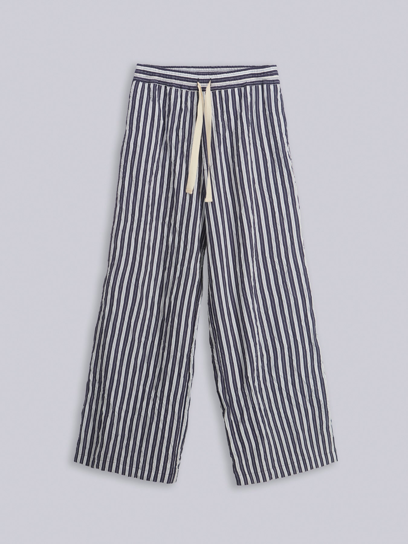 Oversized crinkled trousers