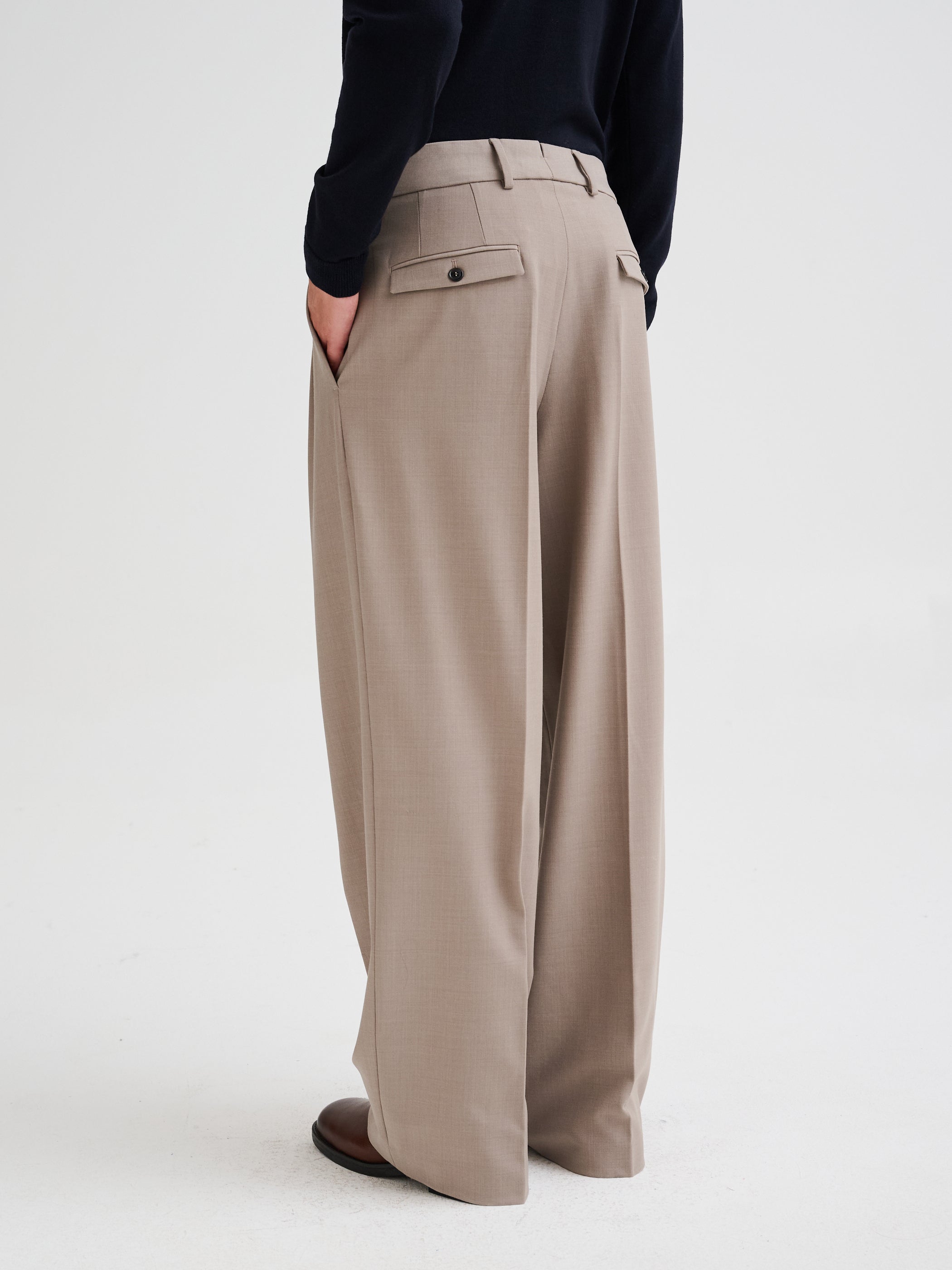 Tailored pleated trousers