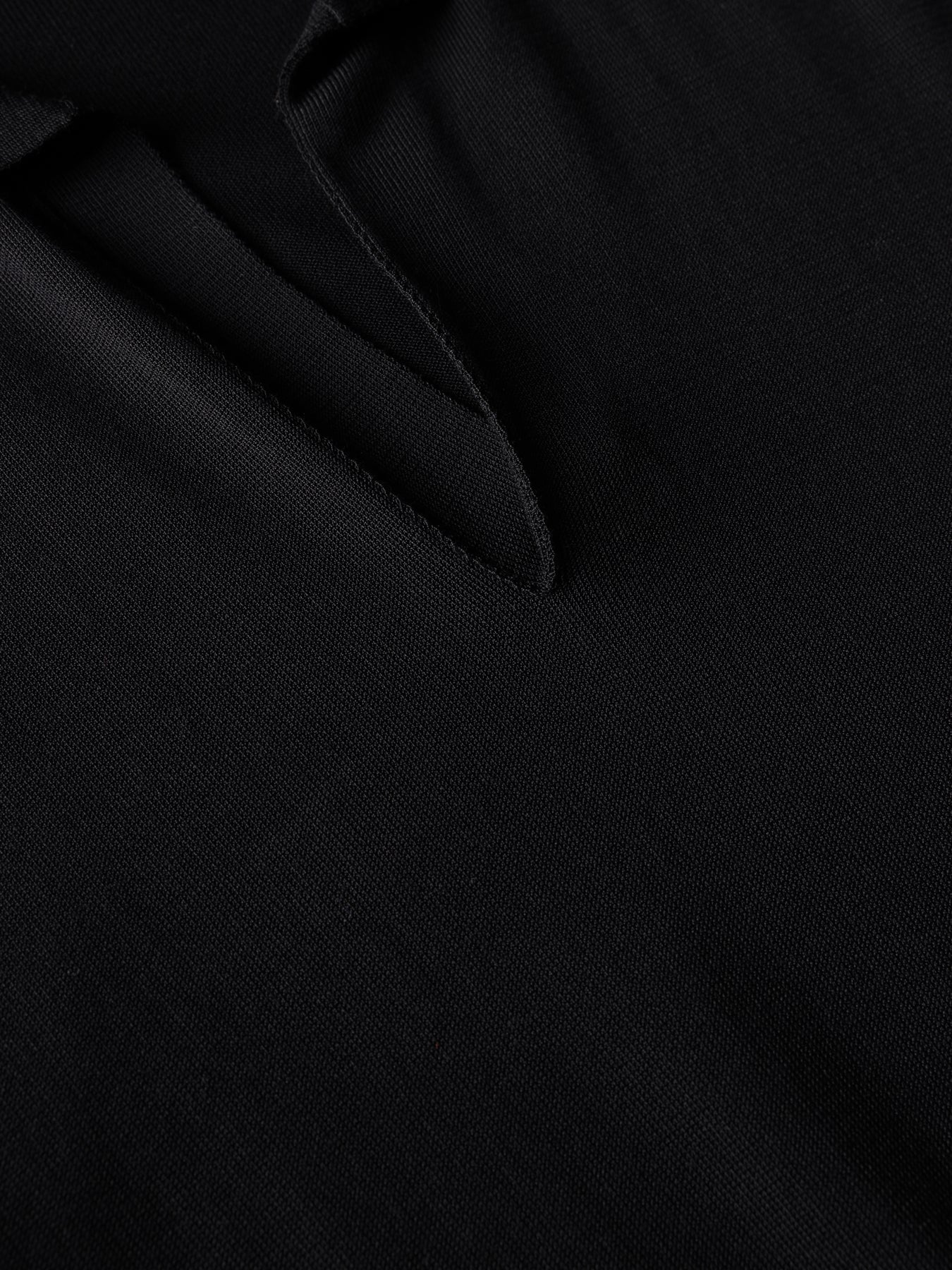 Buttonless  polo