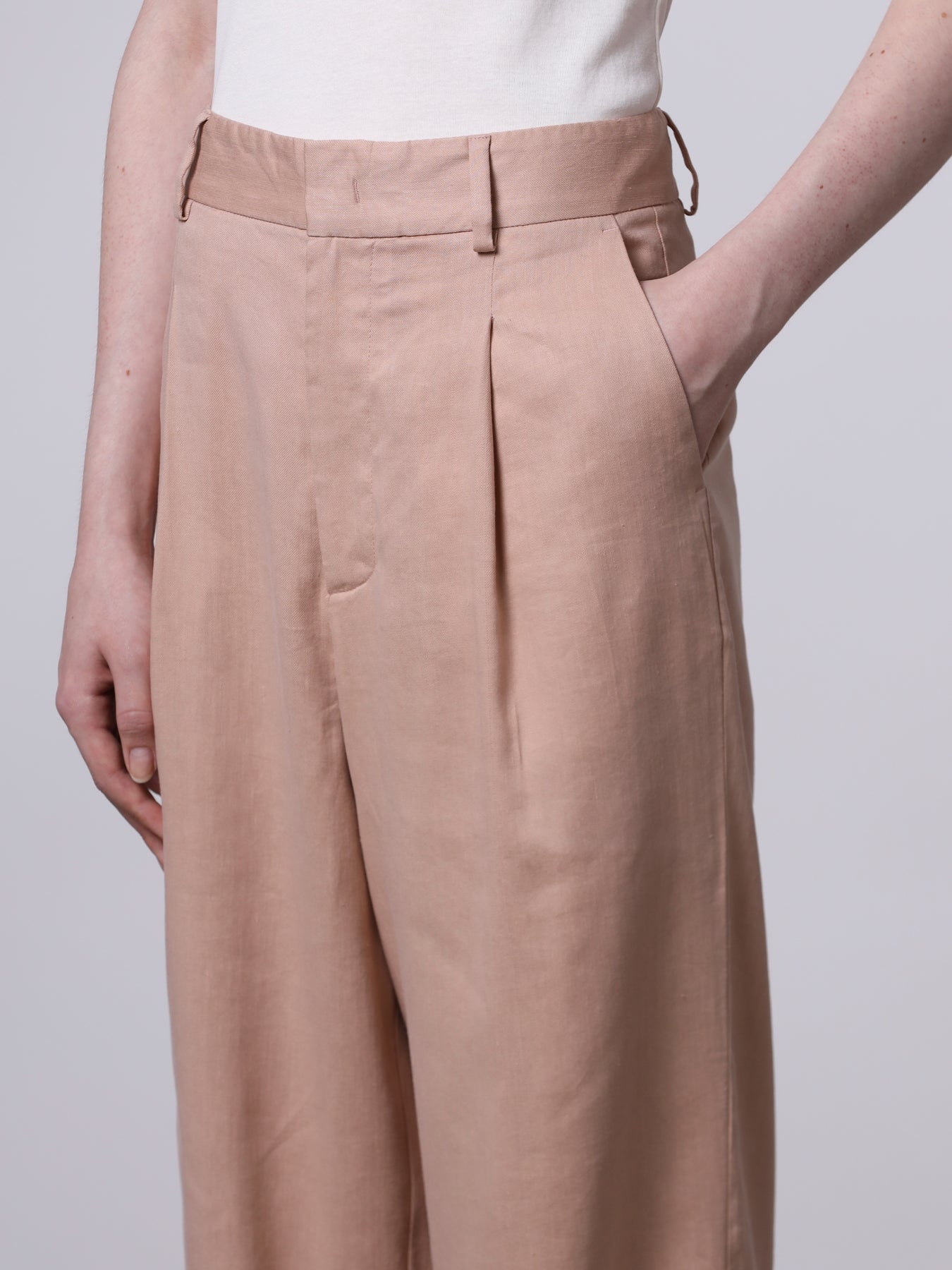 Pleated trousers