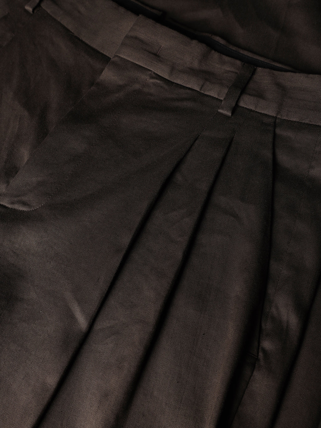 Pleated trousers