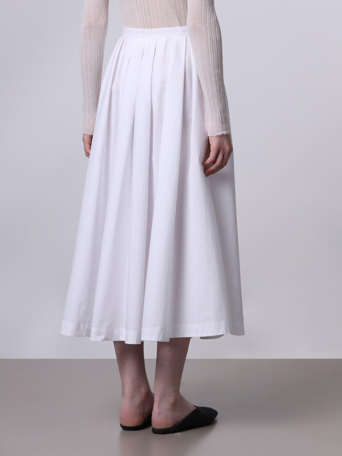 Wide pleated skirt