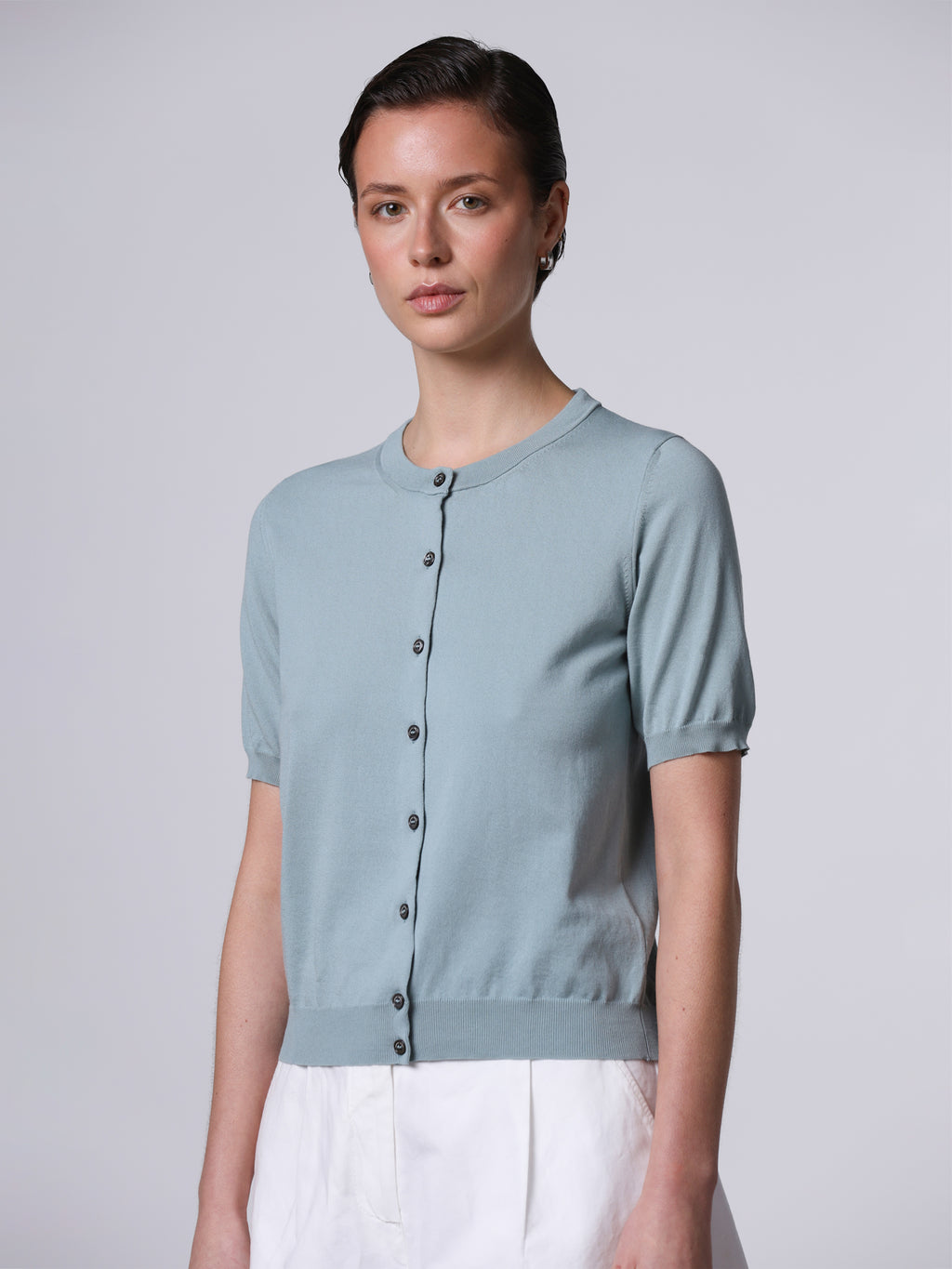 Short sleeves knitted cardigan