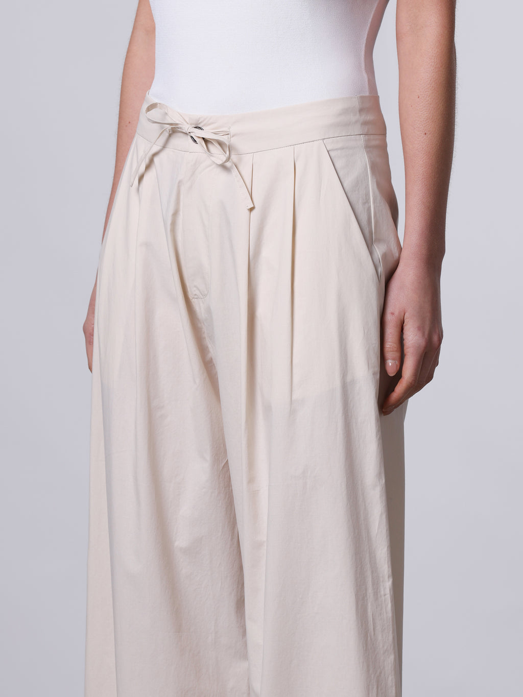 Wide-Leg trousers with pinces